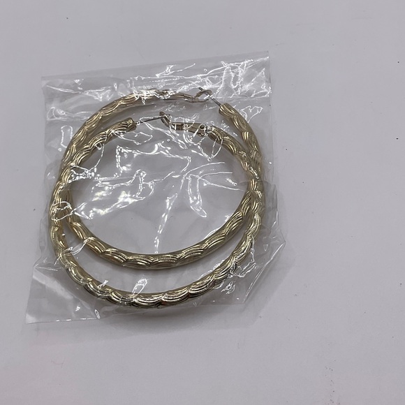 Elegant Gold Hoop Earrings - Picture 1 of 3